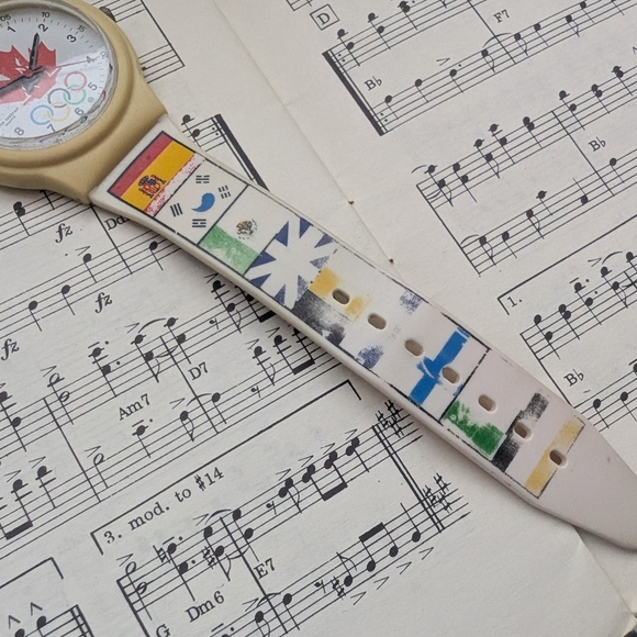 Vintage Olympic Watch with Canadian Maple Leaf Dial - Picture 8 of 10